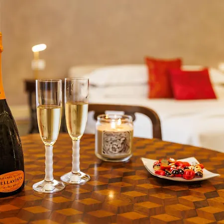 Palazzo Della Bianca-royal Experience 公寓 *