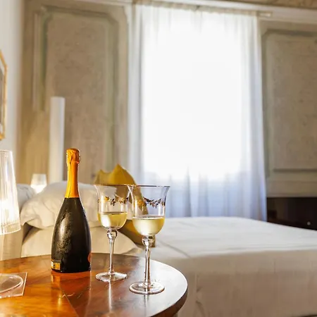 Palazzo Della Bianca-royal Experience Apartman *